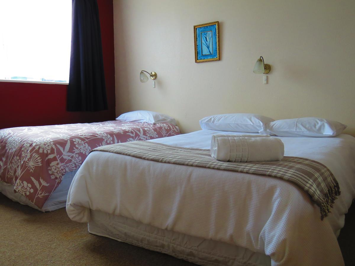 Opunake Motel And Backpackers Lodge Dış mekan fotoğraf
